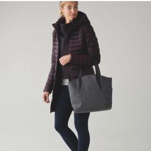 Lululemon All Day tote mini